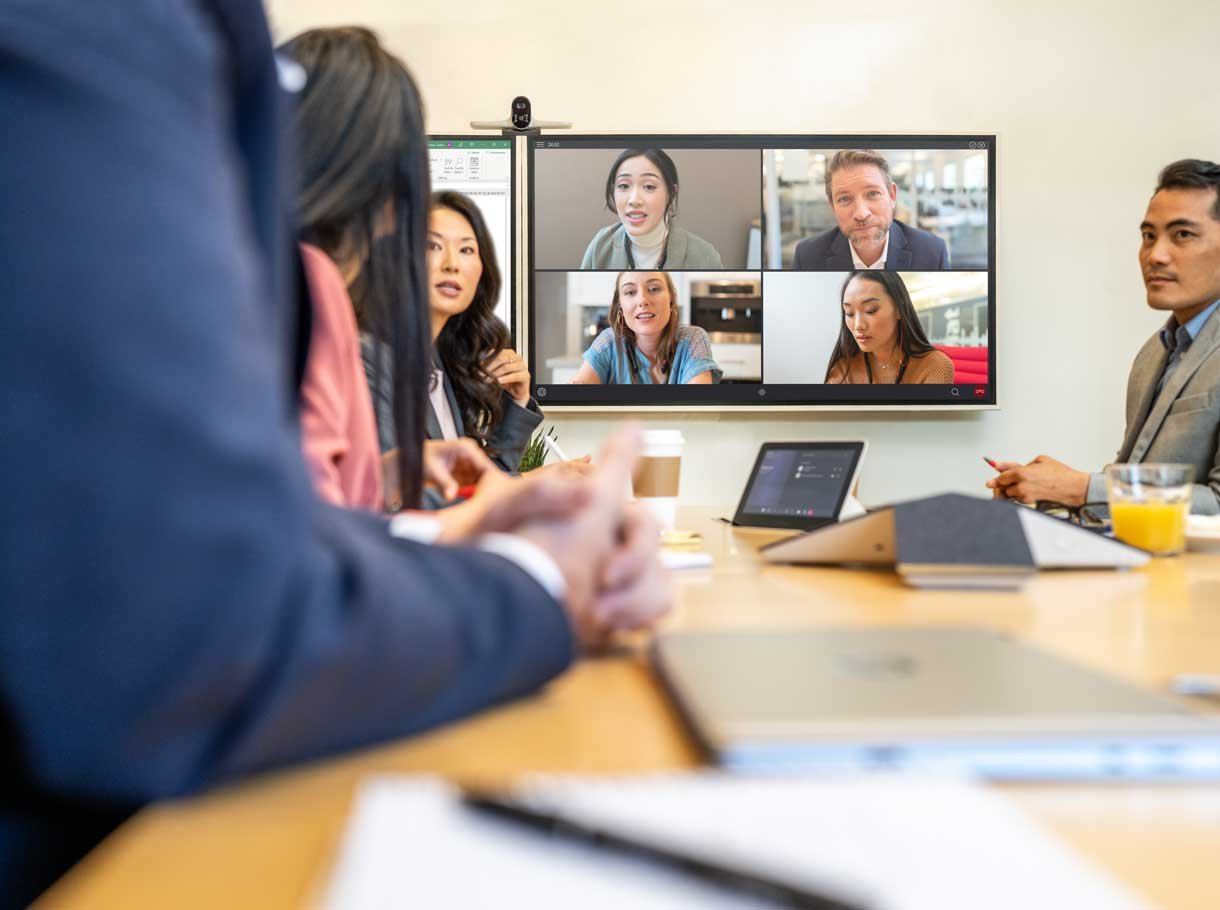 Microsoft Teams Room meeting room with one group