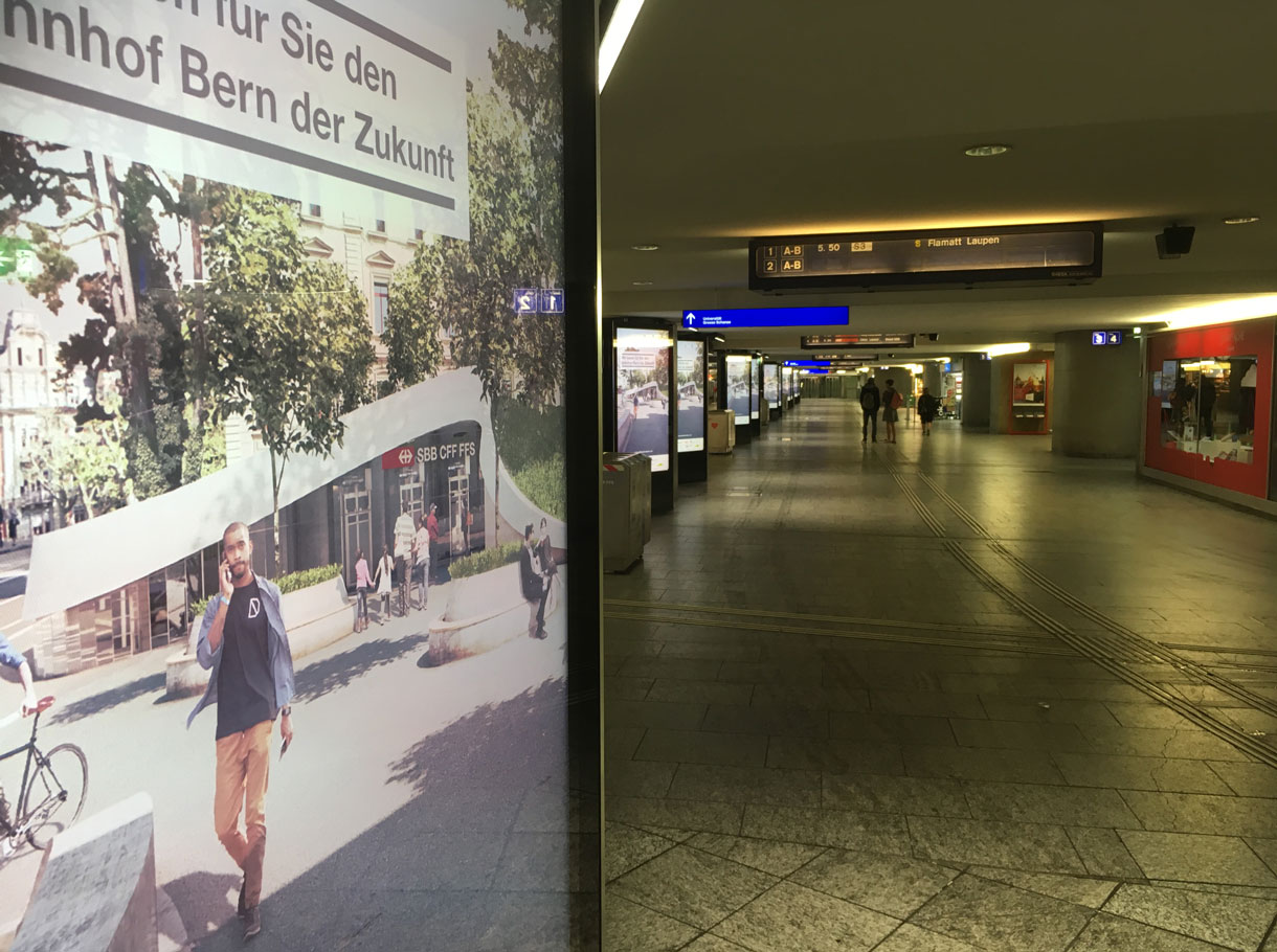 Reference image APG, Rail ePanel AdWalk Banhof Bern
