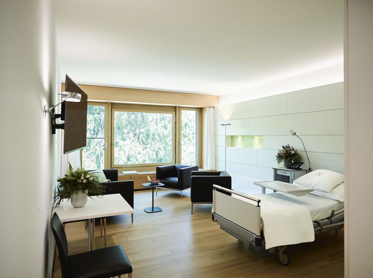 Private_clinic_lime_(2)